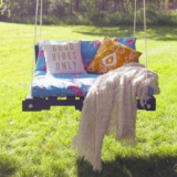 Jak si vyrobit houpačku pro kutily z palet na jejich letní chatě